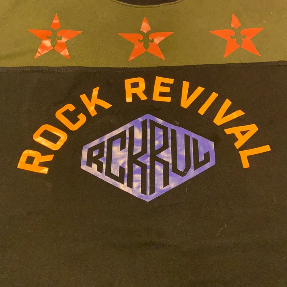 ROCK REVIVAL NAME BRAND SHIRT FOR GREAT PRICE